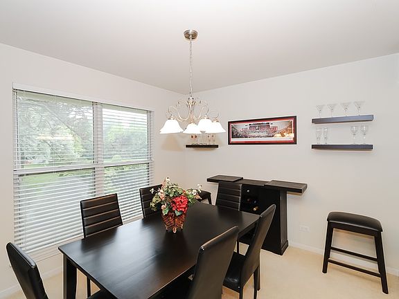 4th image of 210 Steeplechase Ct #581