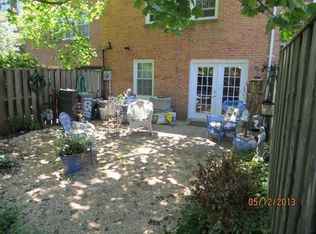 10511 Assembly Dr, Fairfax, VA 22030