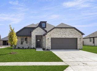 200 Monarch Ln, Nevada, TX 75173