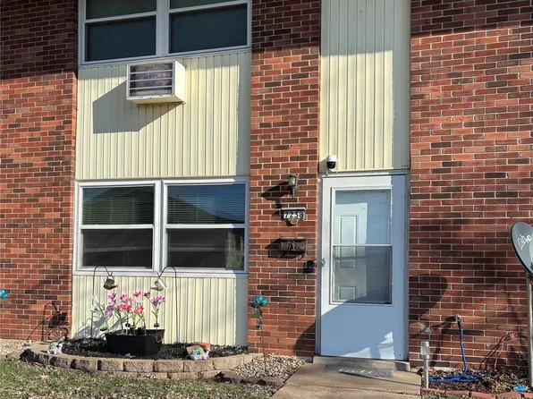 7238 Hazelcrest Dr, Hazelwood, MO 63042