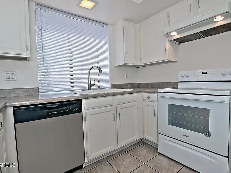 1807 N Ventura Ln — Photo 25