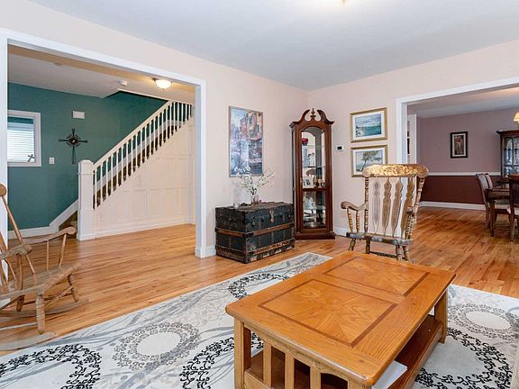 3rd image of 219 Lakeview Ave