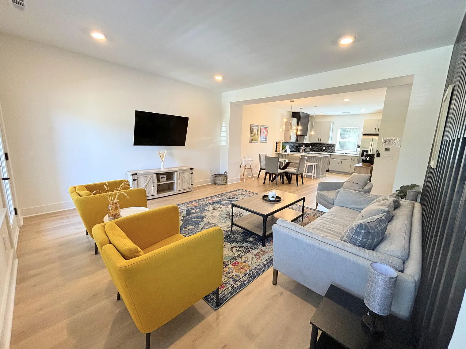 3 bed, 3.0 bath, 1851 sqft, $5,944 — Photo 3