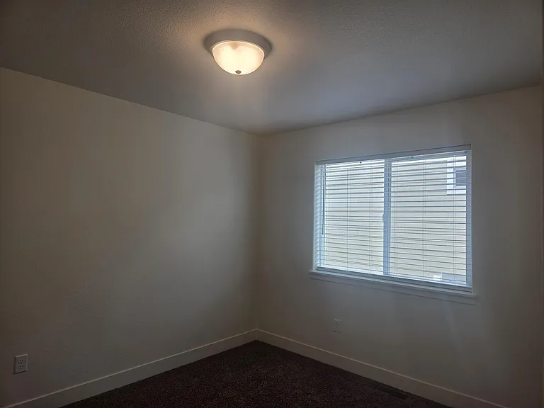 612 87th Ave — Photo 14