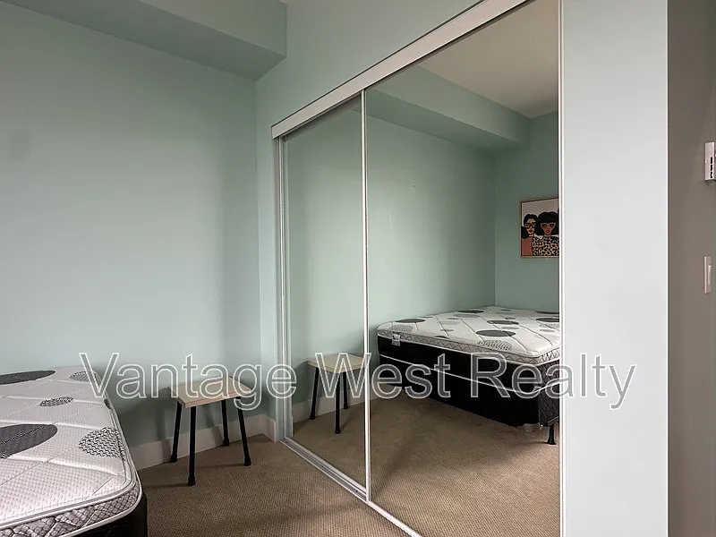 2 bed, 2.0 bath, 1200 sqft, $2,400 — Photo 3