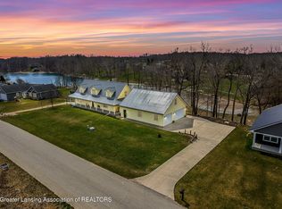 9564 Lakeview Ct, Perrinton, MI 48871