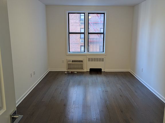 4th image of 5611 94th St APT 2J