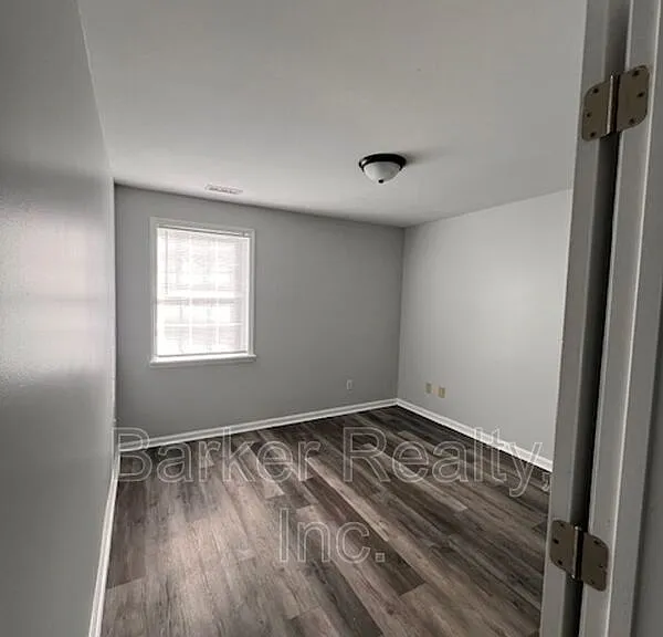 606B E Martin St — Photo 6