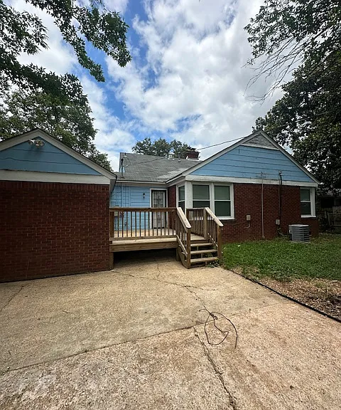 3589 Kenwood Ave — Photo 21