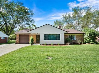 944 E Stroop Rd, Kettering, OH 45429