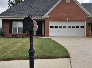 850 Livery Cir, Lawrenceville, GA 30046