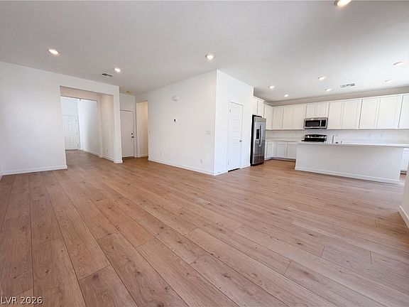 3rd image of 8361 W Rochelle Ave