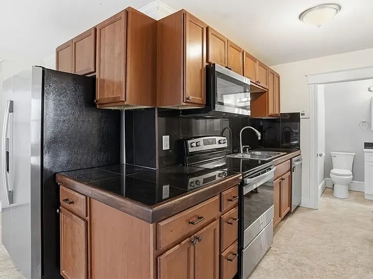 188 Division St #3R — Photo 6