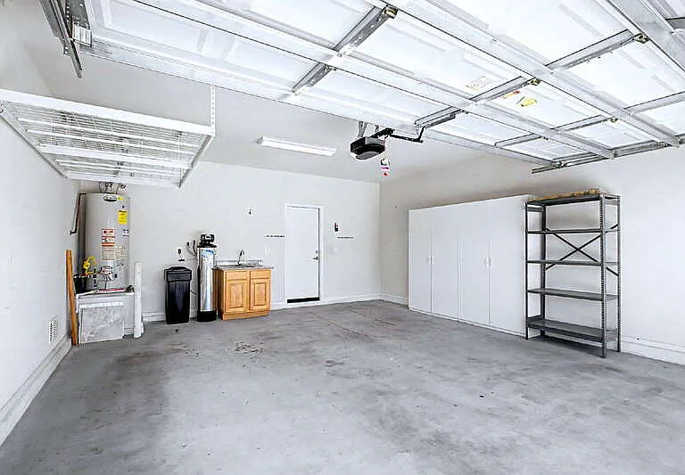 10772 W Yearling Rd — Photo 40