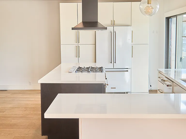 1133 Berkeley Dr — Photo 7