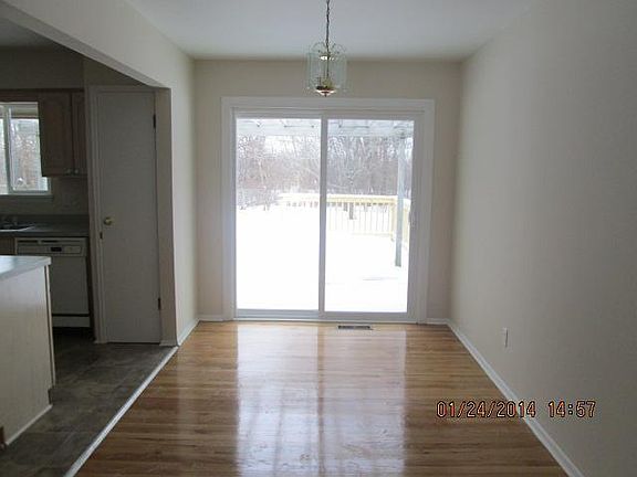 3rd image of 1335 Ravenwood Ave