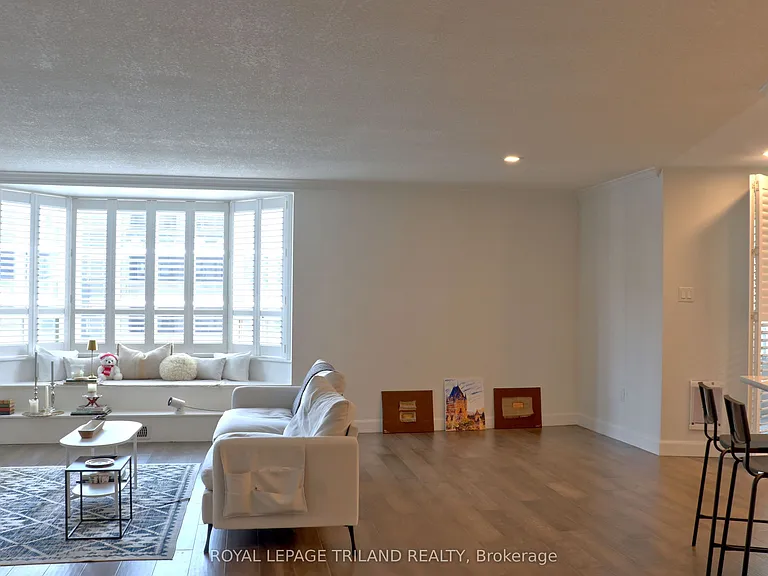 500 Talbot St #803 — Photo 8