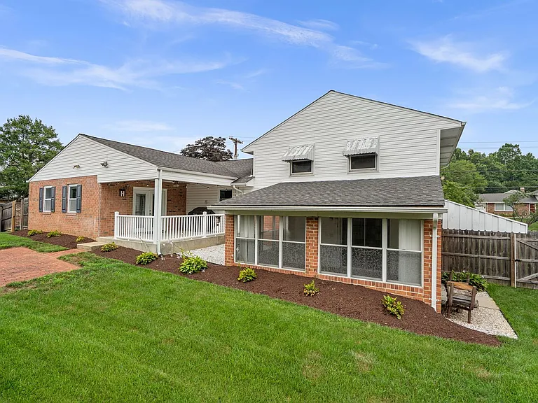 2521 Shanandale Dr — Photo 42
