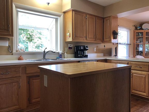 5th image of 1006 Hillside Dr