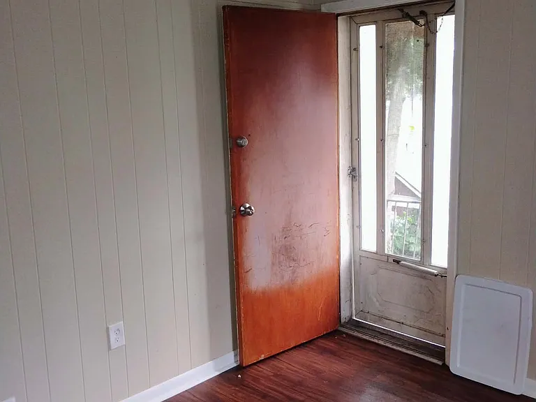 1909 Cudaback Ave #4 — Photo 4