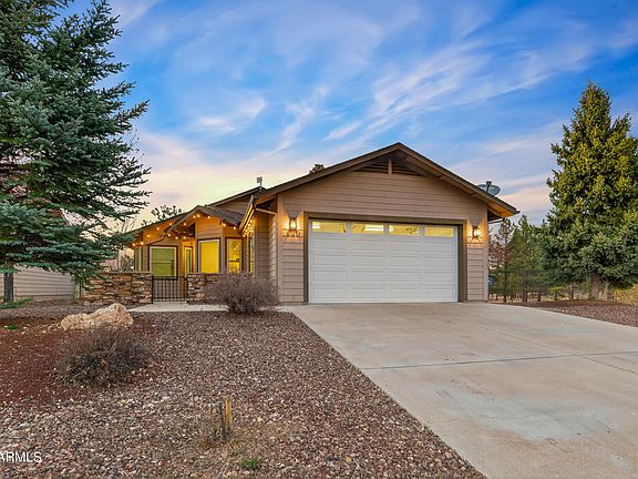 2nd image of 600 W BROOKLINE Loop