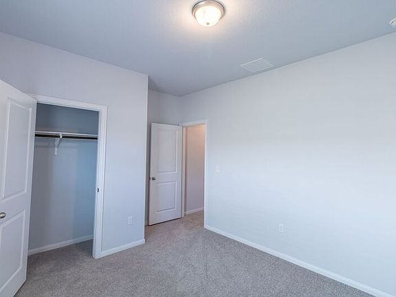 5th image of 160 Mammoth Dr