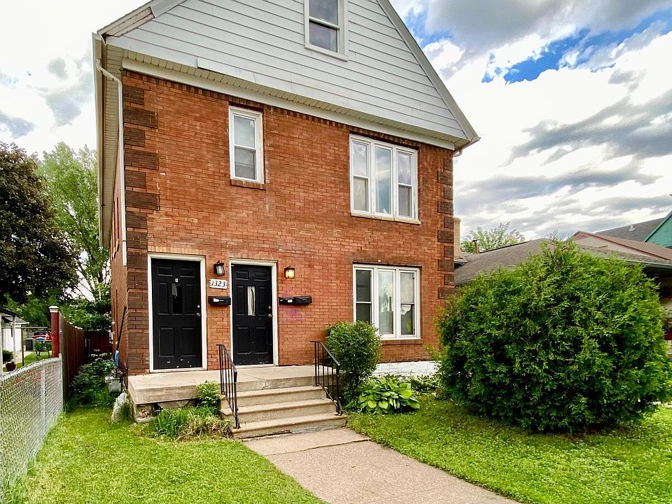 1st image of 2-1323 4th St NE #2