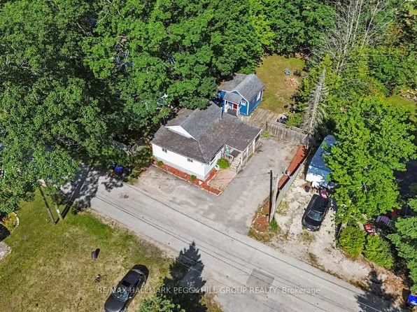 60 Laidlaw St, Wasaga Beach, ON L9Z 2L2