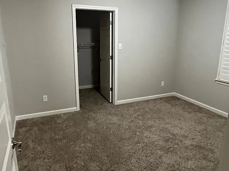 12785 Longmire Loop N — Photo 32