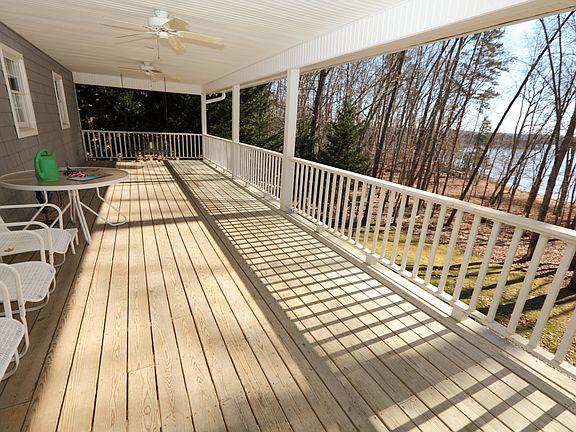 4th image of 223 River Oak Dr