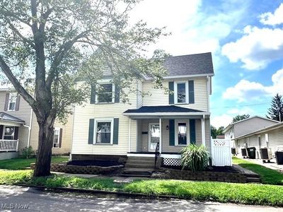 318 S River St, Newcomerstown, OH, 43832