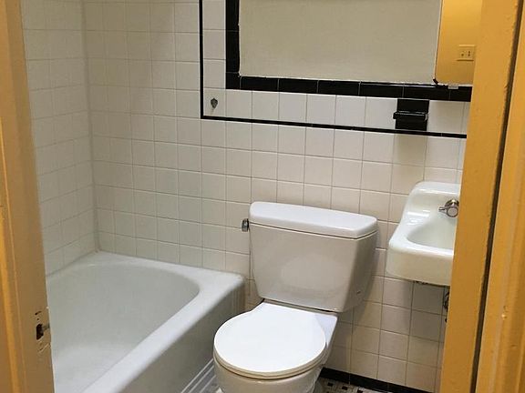 4th image of 4512 Avondale St APT B