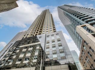 35 Balmuto St #2401, Toronto, ON M4Y 0A3