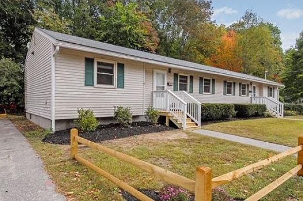 Quiet neighborhood in Exeter with off street parking and yard!