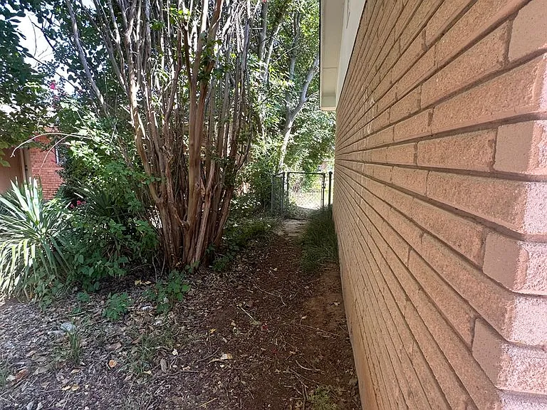 321 W Michael Dr — Photo 4