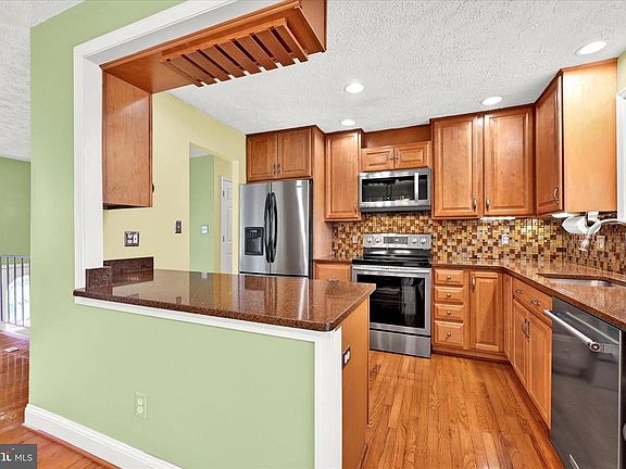 4th image of 2917 Andrea Ave
