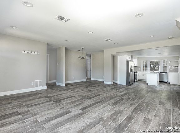 5th image of 4326 Seabrook Dr