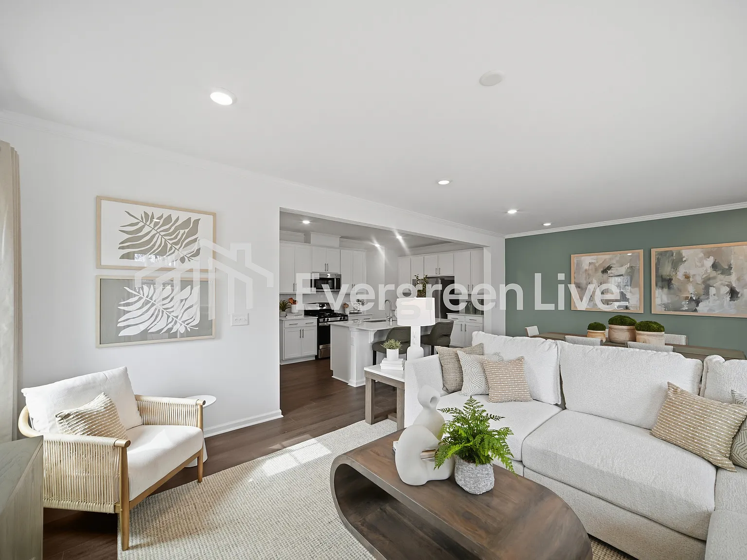3 bed, 2.5 bath, 1924 sqft, $1,895 — Photo 4