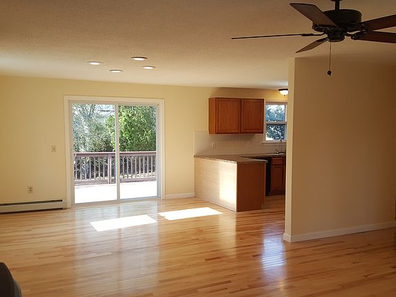 3rd image of 25 S Hillview Dr