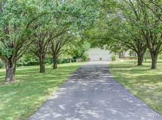 2743 Clairen Dr, Foristell, MO 63348