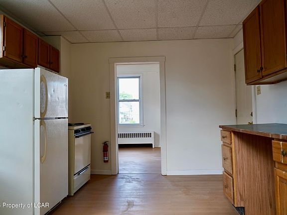 4th image of 538 Carson St 2