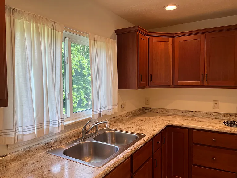 539 1/2 Scott Ridge Rd — Photo 6