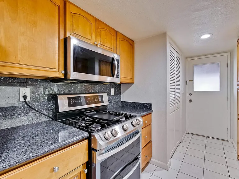 21099 Red Fir Ct — Photo 14