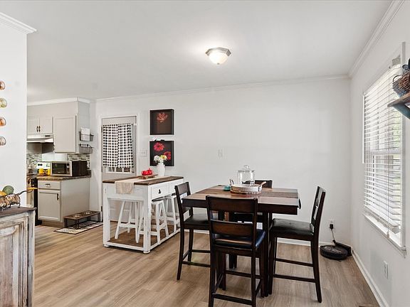 4th image of 2073 Phillips St