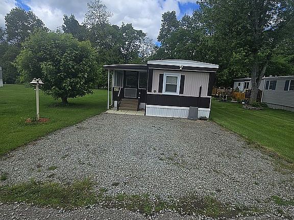 2nd image of 212 Amberwood Dr