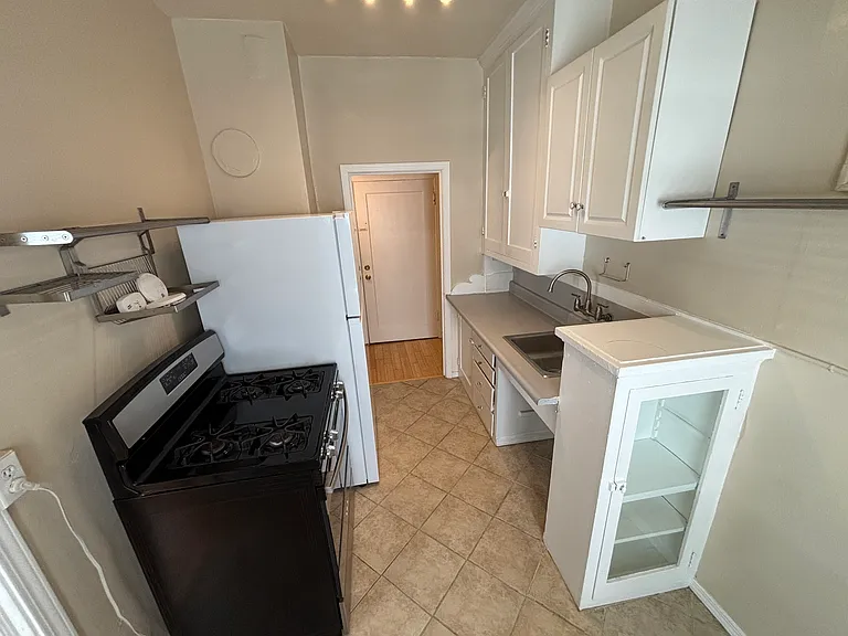 1955 Chestnut St #203 — Photo 10