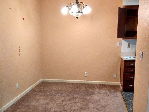 5th image of 2926 Flint St #101