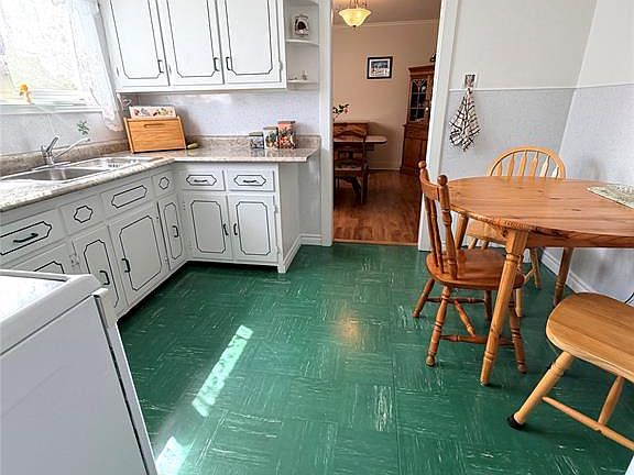 4th image of 3 Willow Road