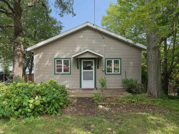 3662 240th St, Clear Lake, IA 50428