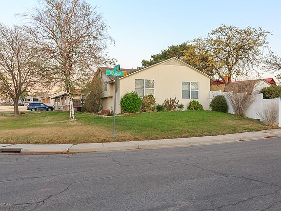 4th image of 4104 Country Club Dr